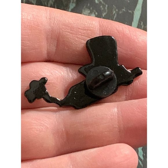 DIY or die enamel pin - ready to ship - - glue gun - crafter - Picture 2 of 4